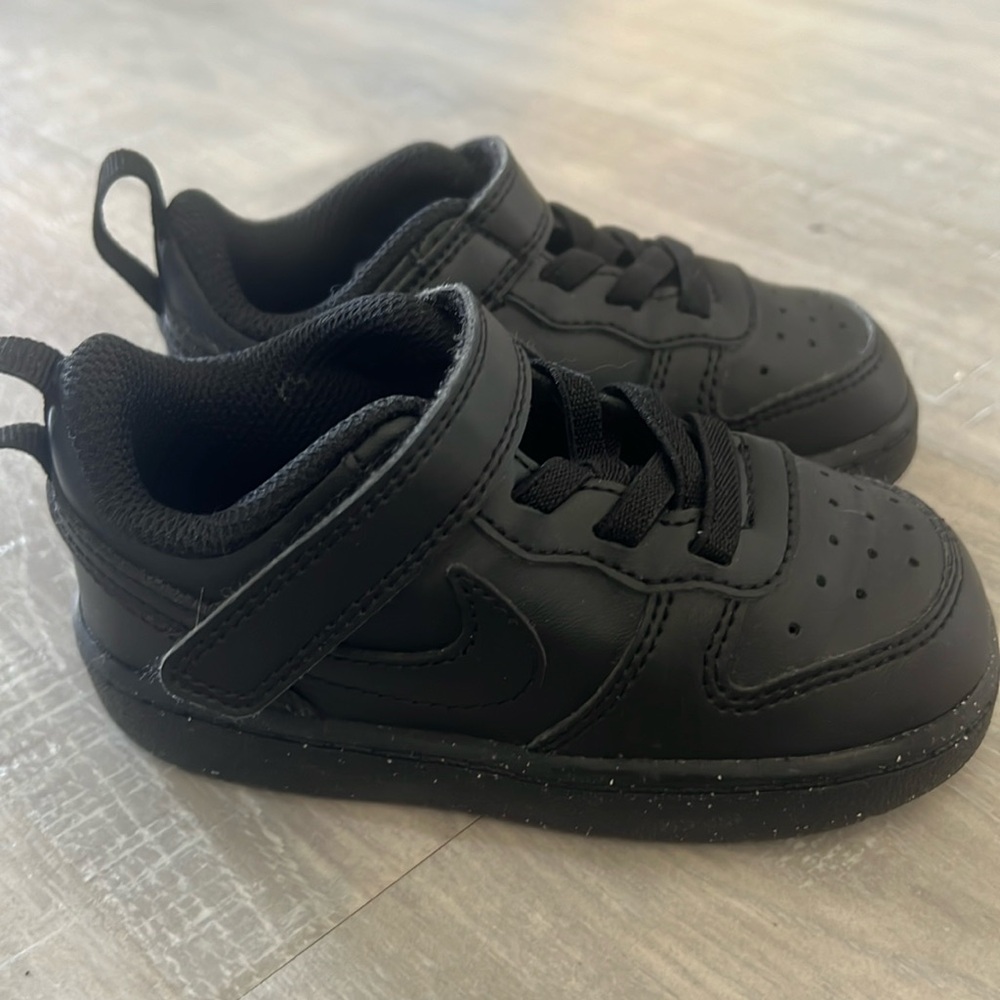 Nike Toddler Sneakers 🖤